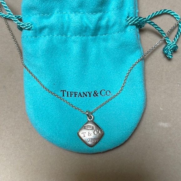 Tiffany &Co. Vintage square montage cushion pendant necklace - Picture 1 of 6